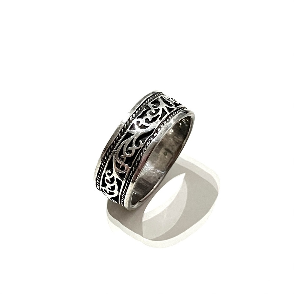 Sterling Silver Scroll Engraved Band Ring Thailand